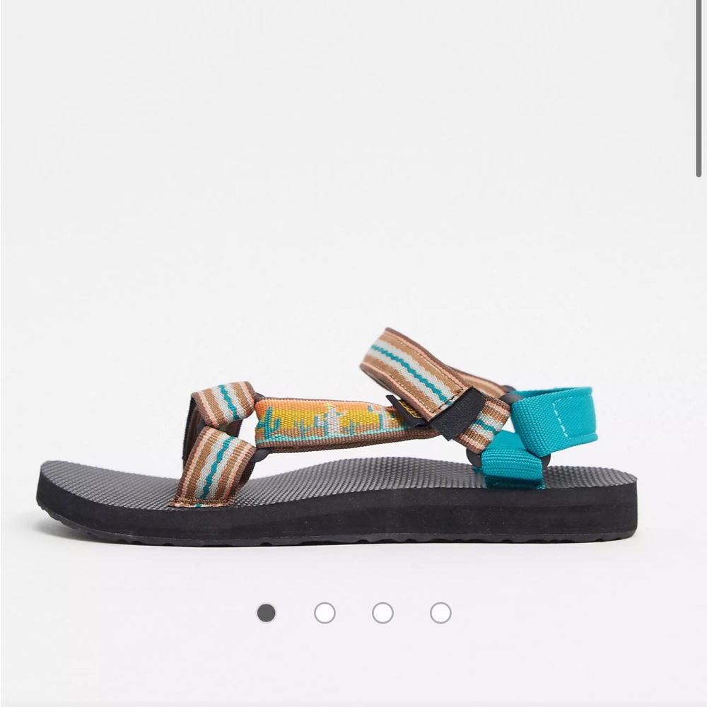 Woman’s teva universal strappy sandal